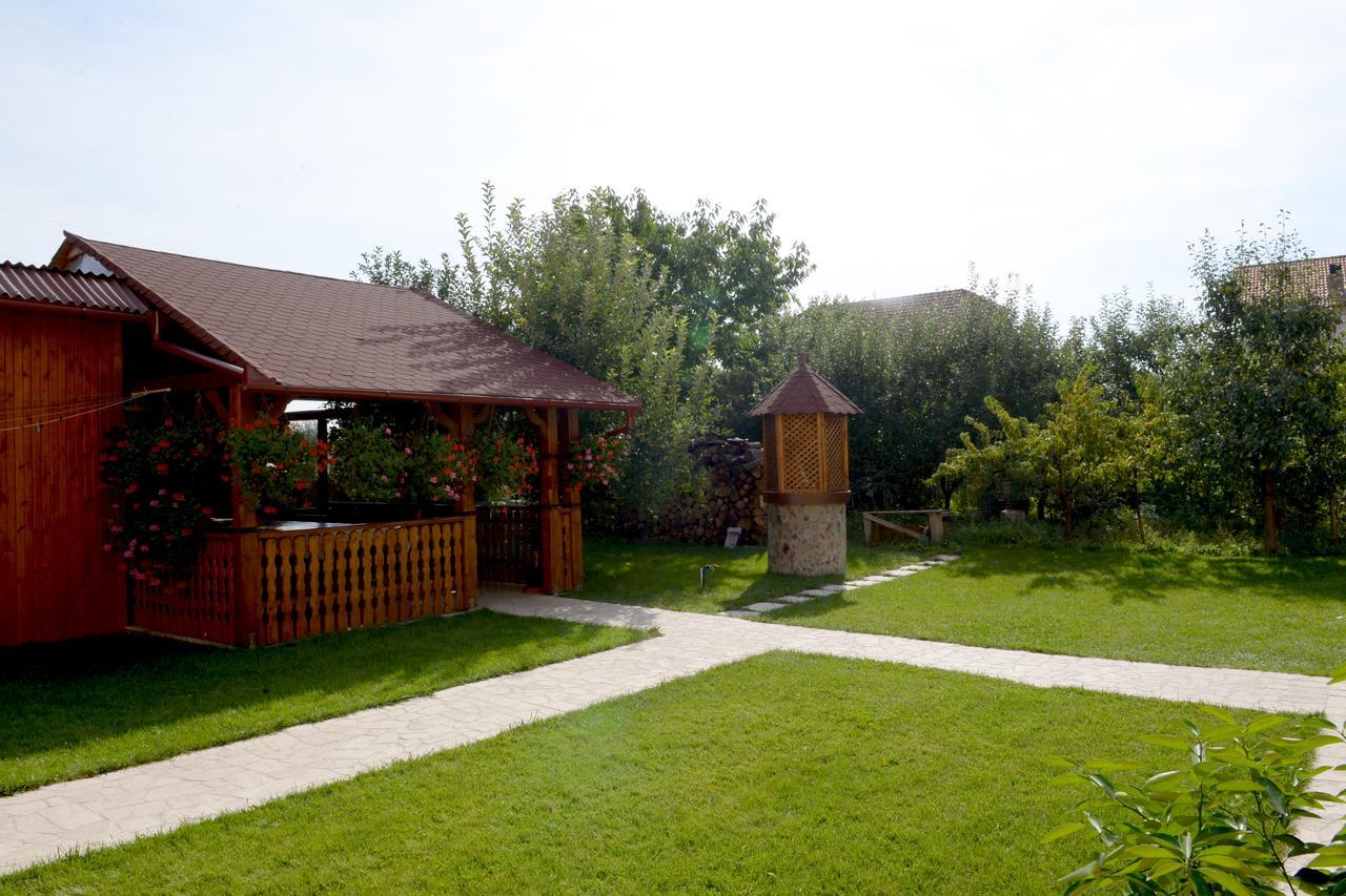 Casa Flora Hotell Sînmartin Exteriör bild